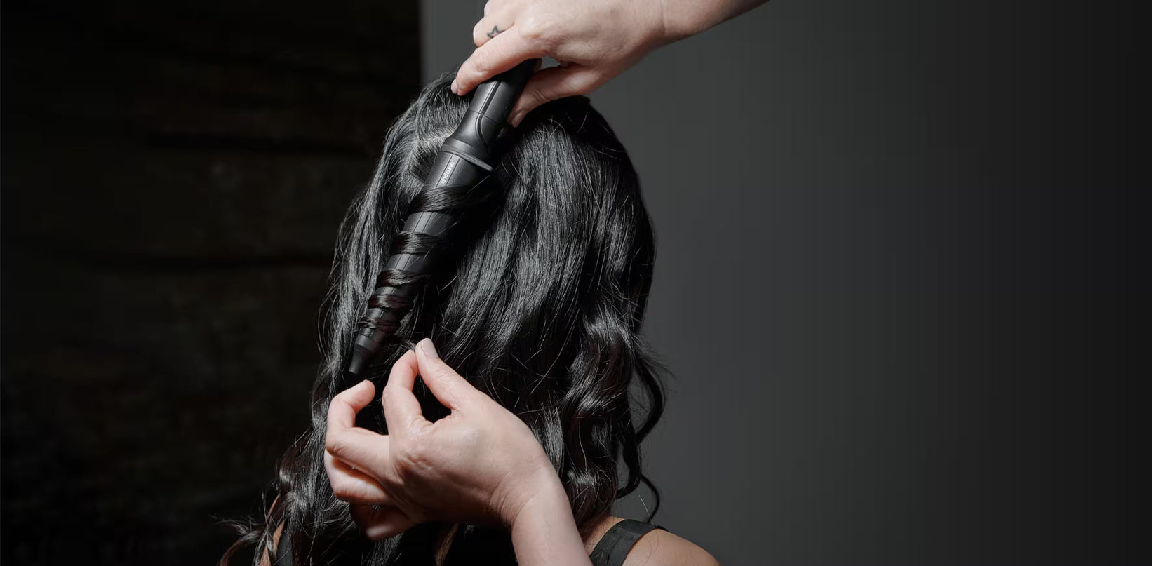 BOUCLEUR CURVE® GHD CREATIVE CURL WAND (28-23mm)